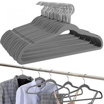 UMI. by Amazon - Perchas de Terciopelo, Antideslizantes, Resistentes y Ahorro de Espacio, con Gancho Giratorio de 360° y Hombros con Muesca, Percha Estándar para Multipropósito, Gris, 30 Pcs