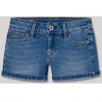 Short vaquero de niña fit slim con detalles desgastados y parches
