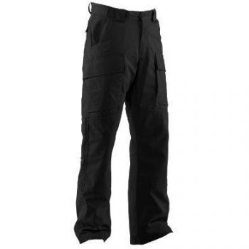 Under Armour - Pantalón cargo, color negro, talla 38/32, UA1230536S-3832