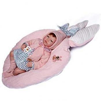 Muñecas Guca- MUÑECA Reborn 46 CM Isabela con Vestido A Rayas Chaqueta Y Gorro DE Punto Rosa MAS SAQUITO Conejo, Multicolor