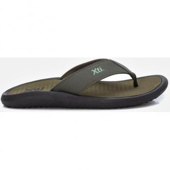 Chanclas XTI para hombre en color kaki, ideales para la playa y la piscina