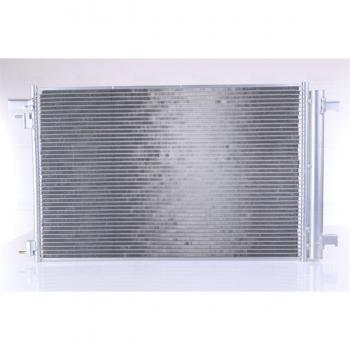 Condensador de aire acondicionado Nissens 940479, compatible con sistemas de refrigeración, fabricado en aluminio, diseño optimizado para eficiencia térmica, dimensiones específicas para fácil instalación y alta durabilidad