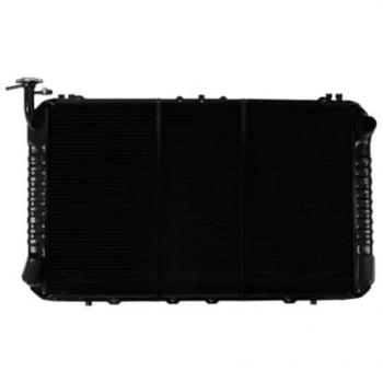 Radiador de refrigeración del motor NISSENS 67327 con características de alta eficiencia, diseño optimizado para un mejor flujo de aire, fabricado en materiales duraderos y resistentes a la corrosión, compatible con múltiples modelos de vehículos, f