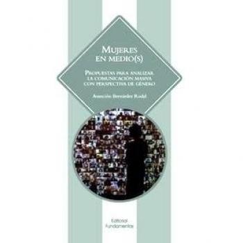 Mujeres En Medio - Asunción Bernárdez Rodal