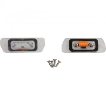 Luz de matrícula M-TECH CLP038 con características de alta visibilidad, diseño compacto, fácil instalación y compatible con múltiples modelos de vehículos