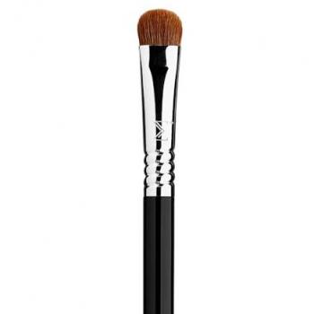 Sigma Beauty E55 Eye Shading Brush - Blending Eyeshadow Brush, Soft and Dense Design for Even Base Application, Suitable for Cream and Powder Eyeshadows, One Size