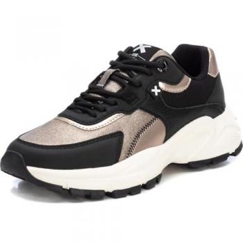 Zapatillas deportivas de mujer Xti con cordones y detalles metalizados color oro, talla 39