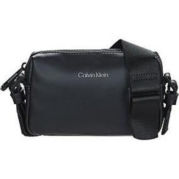 Bolso Calvin Klein reciclado en negro con cremallera