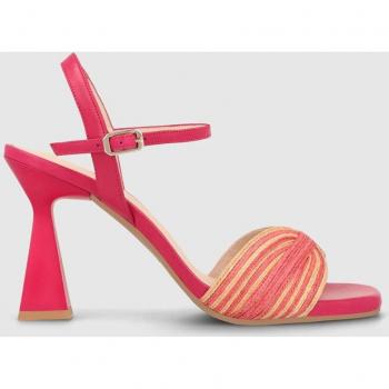 Sandalias de mujer en piel de color rosa con detalle de rafia