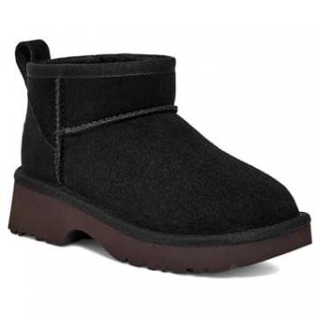 Botas UGG Classic Ultra Mini New Heights para niña, color negro, con diseño de ante y suela antideslizante