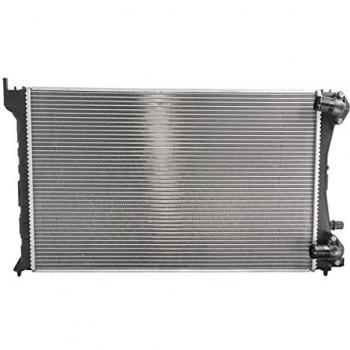 Radiador de refrigeración del motor VALEO 732567 - Compatible con diversos modelos, fabricado por Valeo, diseñado para optimizar la temperatura del motor y evitar el sobrecalentamiento, incluye conexiones específicas para facilitar la instalación