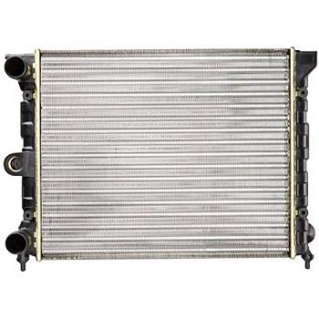 Radiador de refrigeración del motor NISSENS 651711 con alta eficiencia, diseño optimizado para una mejor circulación del líquido refrigerante, fabricado en aluminio y acero, compatible con múltiples modelos de vehículos