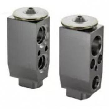 VEMO Válvula de expansión para aire acondicionado V15-77-0029, compatible con SEAT Leon, Ateca, Tarraco y VOLKSWAGEN Golf, Tiguan, Touran, Passat, T-Roc