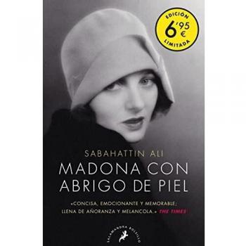 Madona con abrigo de piel
