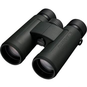 Prismáticos Nikon Prostaff P3 8x42 con óptica de alta calidad y diseño resistente