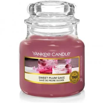 Sweet Plum Sake Fragrance Candle 104g