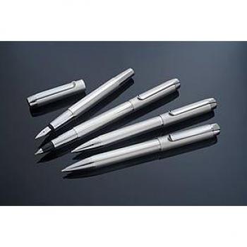 Pelikan P40 - Estilográfica mecanismo cartucho con punto de escritura F, color plata