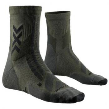 Calcetines X-Socks Hike Discover Verde - Calcetín de travesía, color verde oscuro y negro, diseñado para senderismo, con tecnología avanzada para comodidad y soporte en largas caminatas