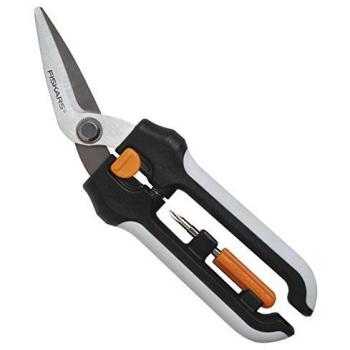 Fiskars Tijeras Multifunción, Incluye Mini Destornillador, Longitud: 20 cm, Acero inoxidable/Plástico, Negro/Naranja/Gris, Cuts + More, 1004712