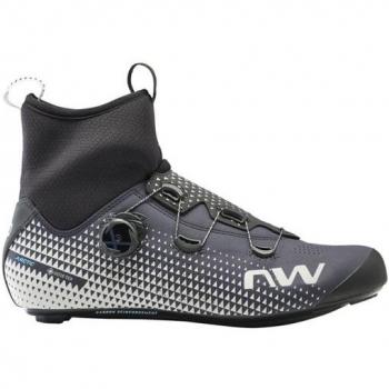 Northwave Zapatillas MTB Celsius R Arctic Goretex - características: diseño específico para montaña, tecnología GORE-TEX para impermeabilidad y transpirabilidad, suela de goma con buen agarre, aislamiento térmico para climas fríos,