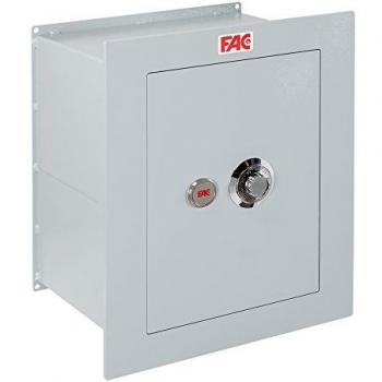 Caja fuerte FAC 100 M Plus para empotrar, con sistema de cierre de llave, estructura de acero resistente, dimensiones adecuadas para instalación en pared, y capacidad para almacenar objetos de valor