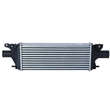 Intercooler NRF 30927 - Compartimentos de Motor, tipo de intercambiador de calor, diseñado para optimizar la refrigeración del aire en motores turboalimentados, fabricado con materiales de alta calidad para mayor durabilidad y eficiencia tér