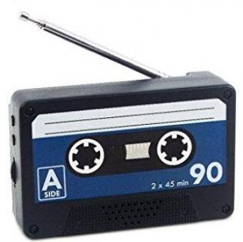 Balvi Radio Play Color Negro En Forma de Cassette Vintage Radio portatil FM para Colocar en la Nevera