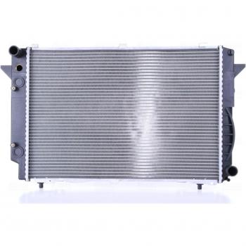 Radiador de refrigeración del motor NISSENS 60467A, tipo Nissens 60467A, diseñado para optimizar la temperatura del motor, fabricado con materiales de alta calidad para una durabilidad y resistencia mejoradas, compatible