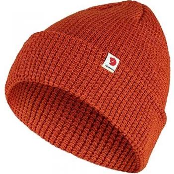 Gorro Fjällräven Tab - Color Naranja, Material: mezcla de lana y acrílico, diseño clásico con logotipo bordado, forro interior suave para mayor comodidad, tamaño ajustable